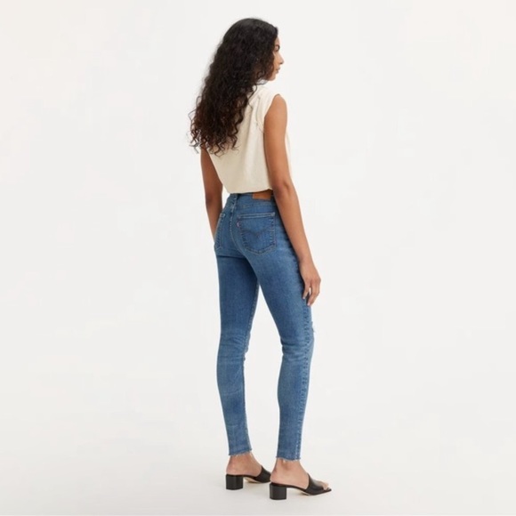 Levi’s | 721 High Rise Skinny Size 31 - Picture 2 of 8